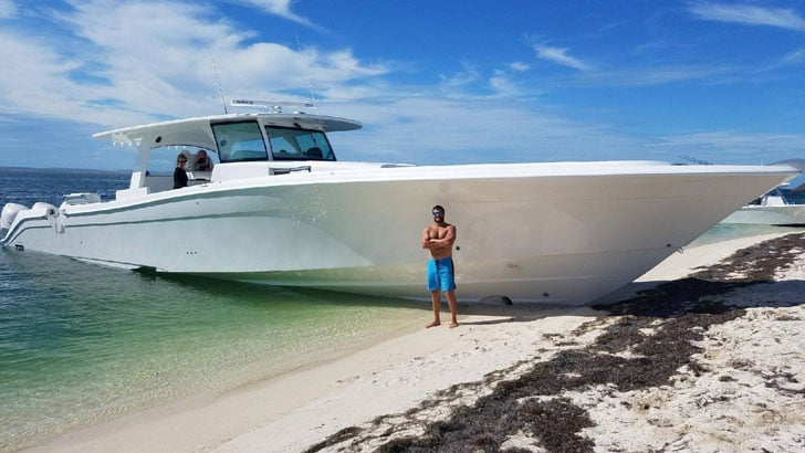 3000+HP Center Console Yacht