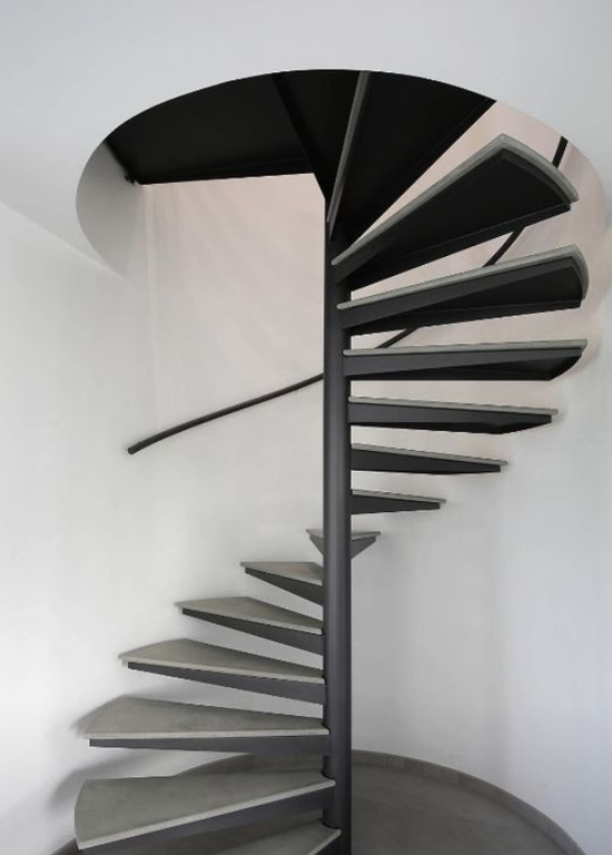 3. Semi-spiral Half-landing Staircase