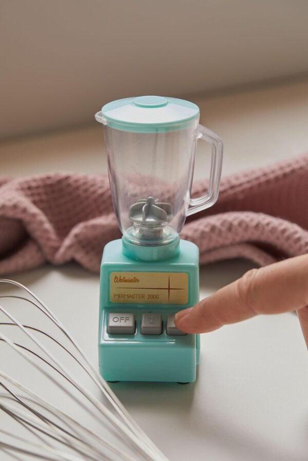 Tiny Blends, Big Smiles with the World’s Smallest Real Working Blender