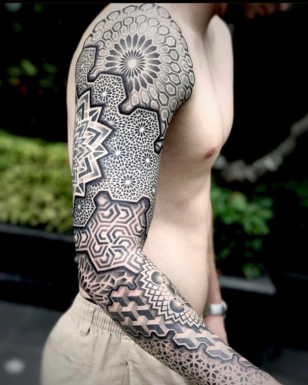 Geometric Tattoos That Redefine Body Art
