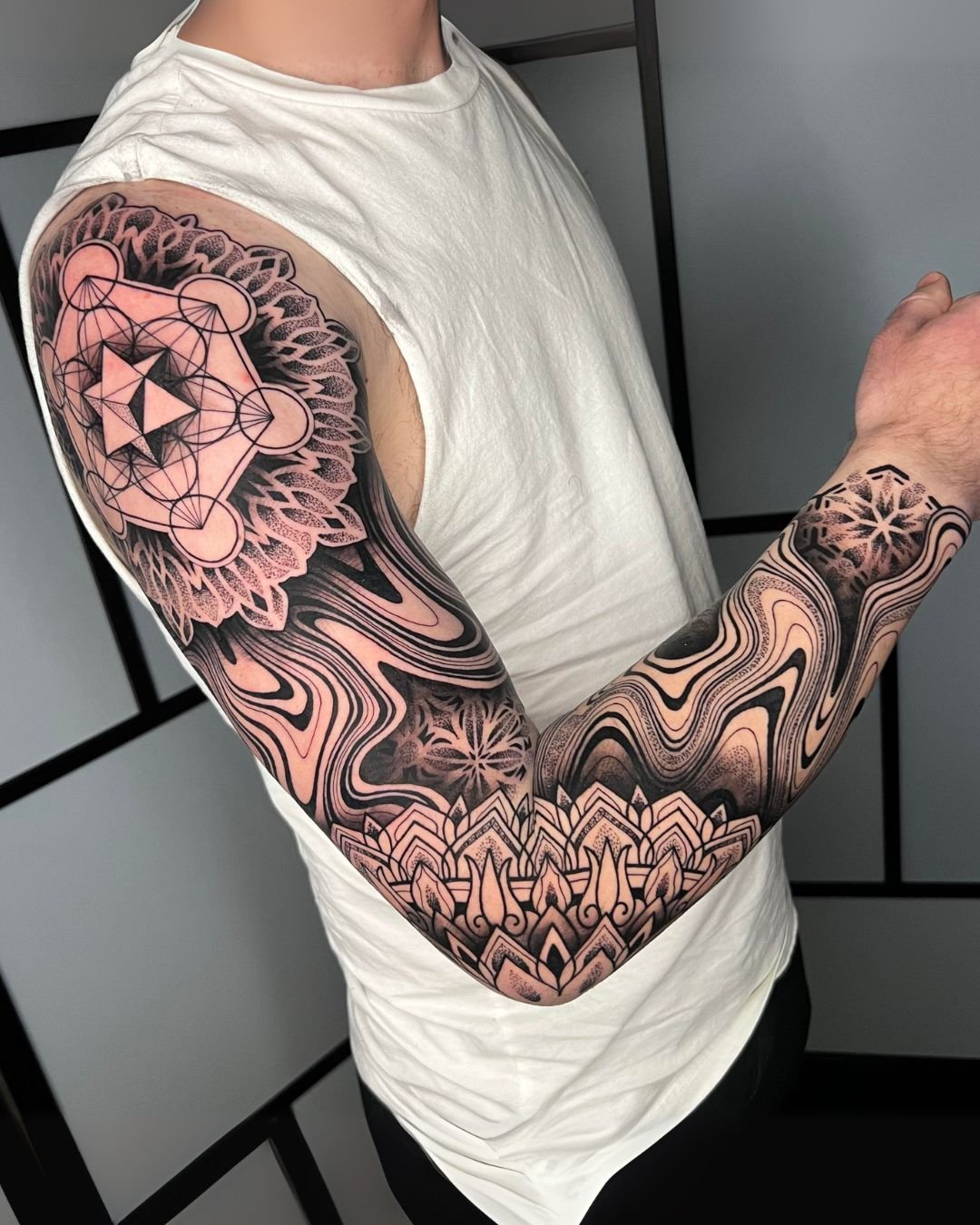 Geometric Tattoos That Redefine Body Art
