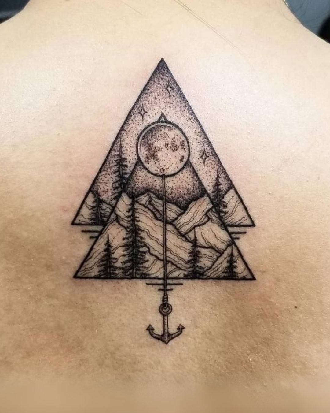 Geometric Tattoos That Redefine Body Art
