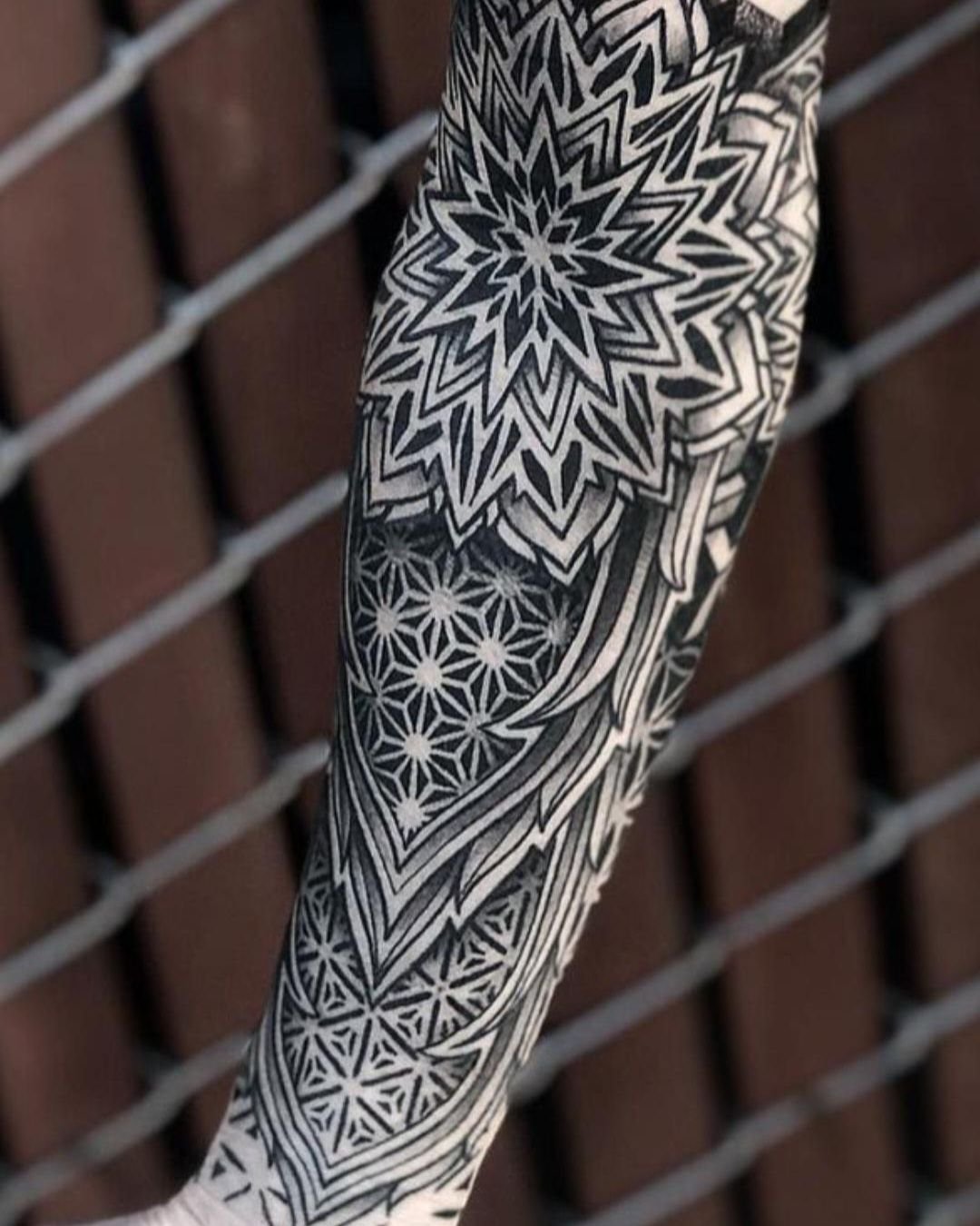 Geometric Tattoos That Redefine Body Art
