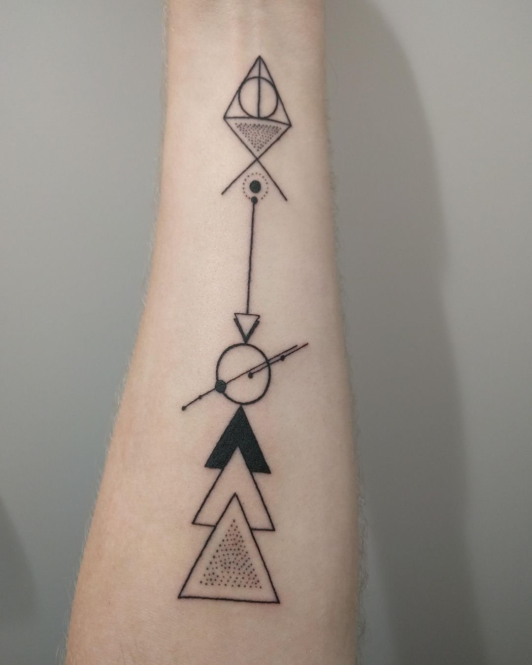 Geometric Tattoos That Redefine Body Art
