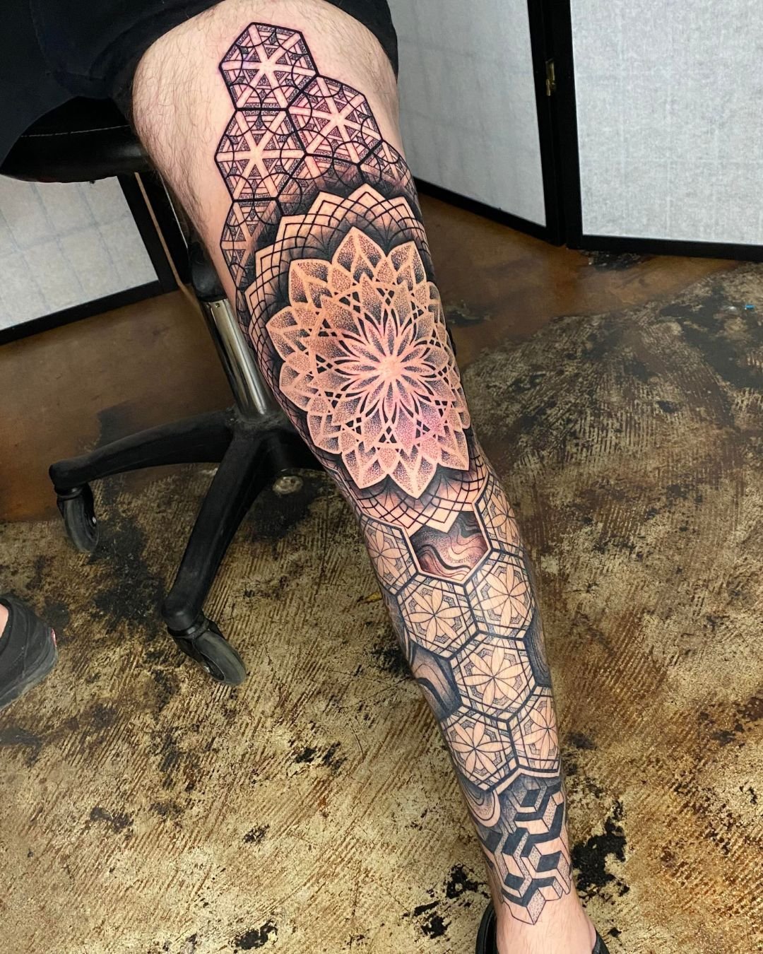 Geometric Tattoos That Redefine Body Art
