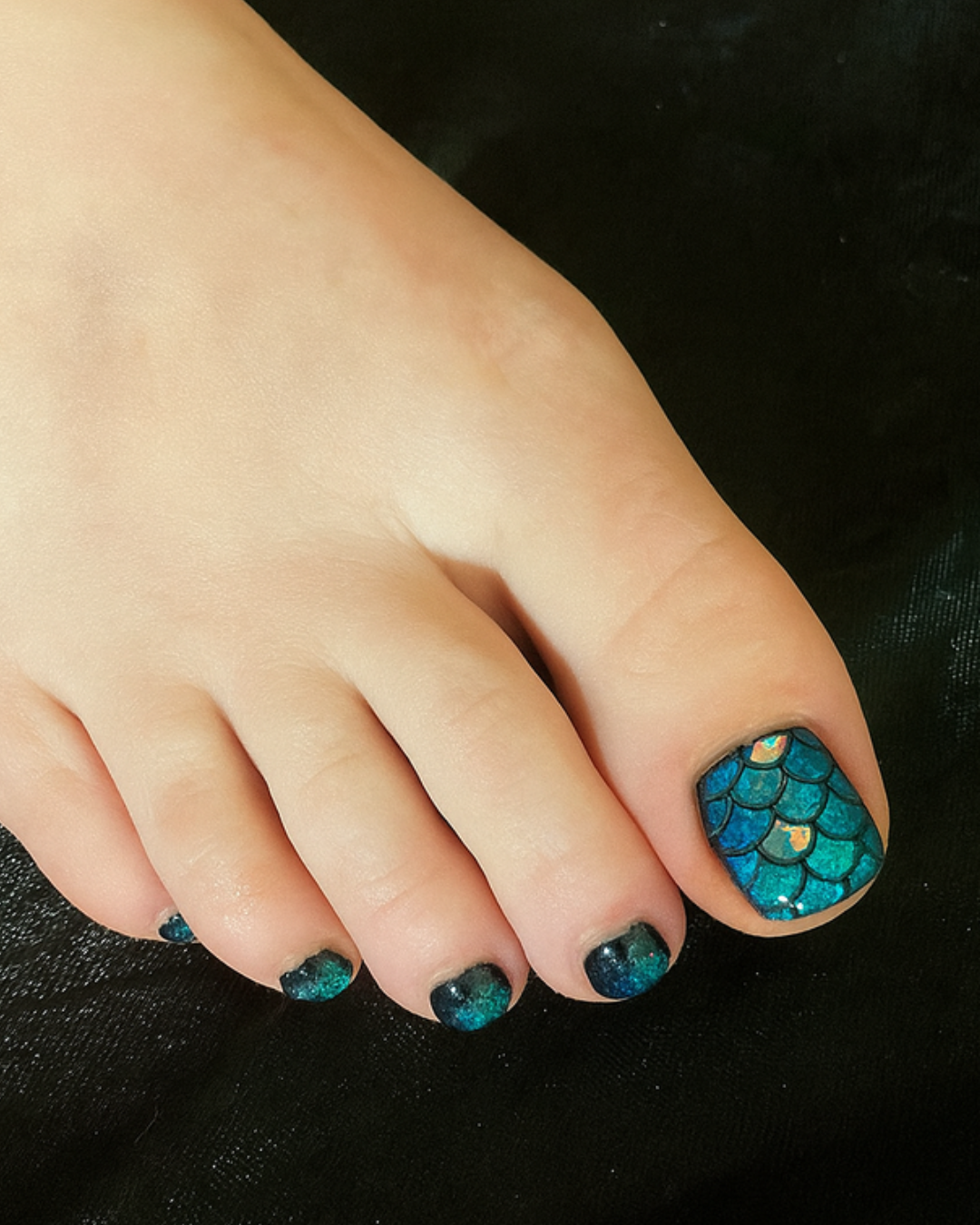 These Beachy Toe Nail Designs Are Too Cute to Miss