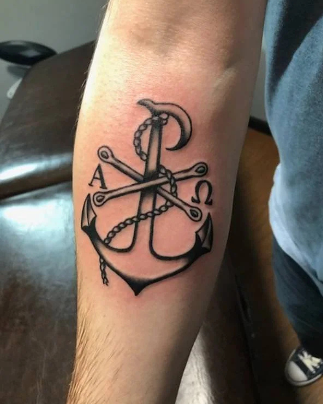 Bold Anchor Tattoo Ideas 
