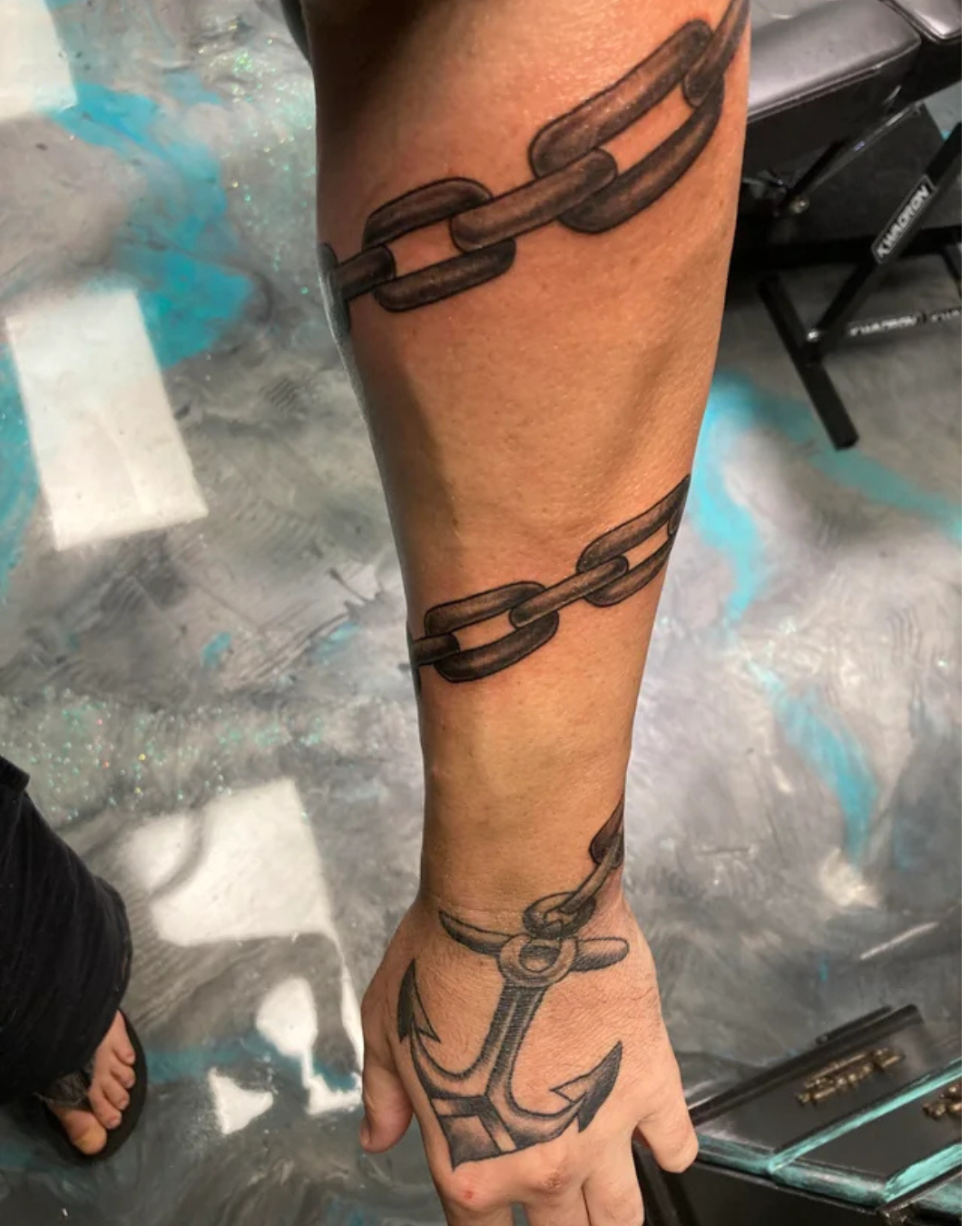 Bold Anchor Tattoo Ideas 
