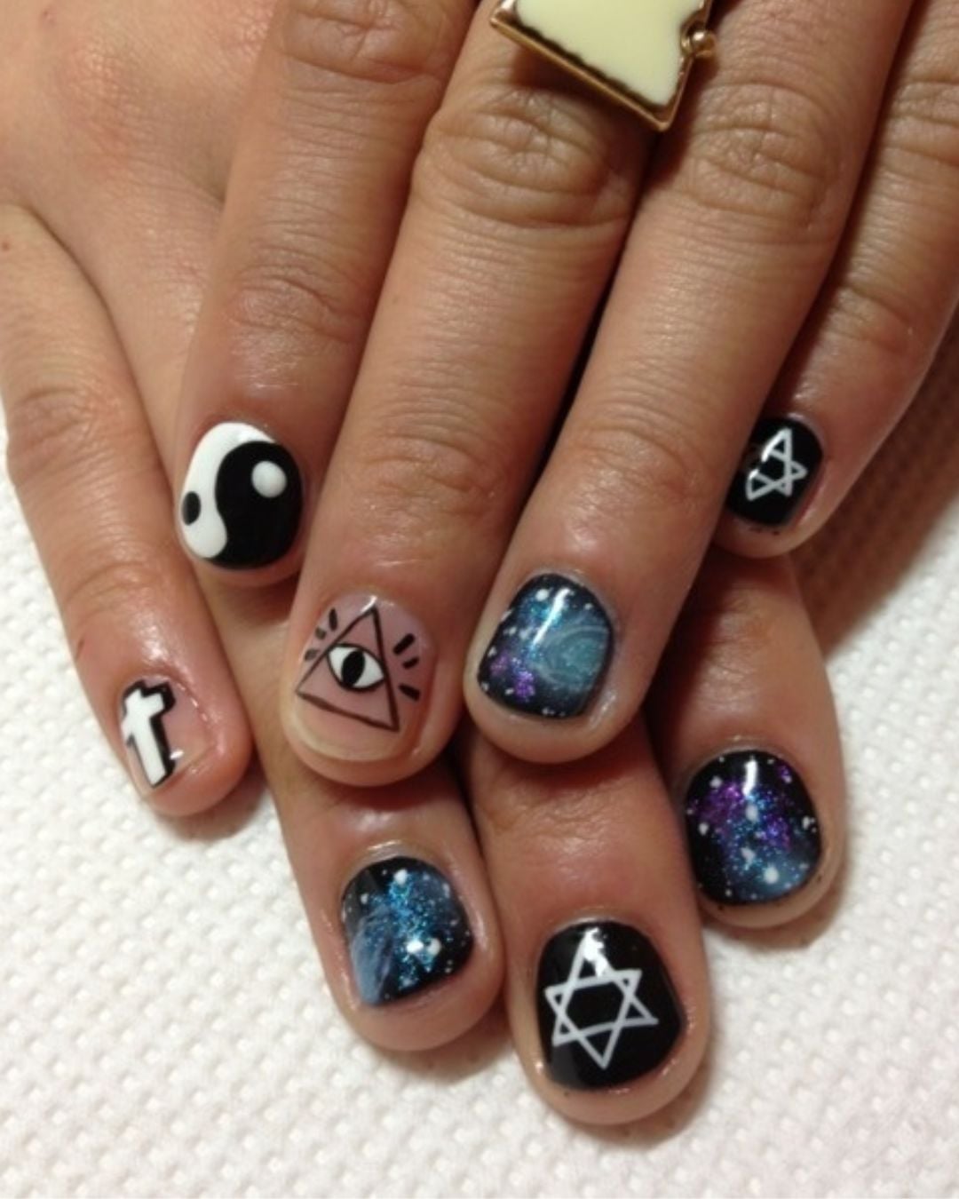 Spellbinding Short Witchy Nail Ideas You’ll Want to Try Tonight!!
