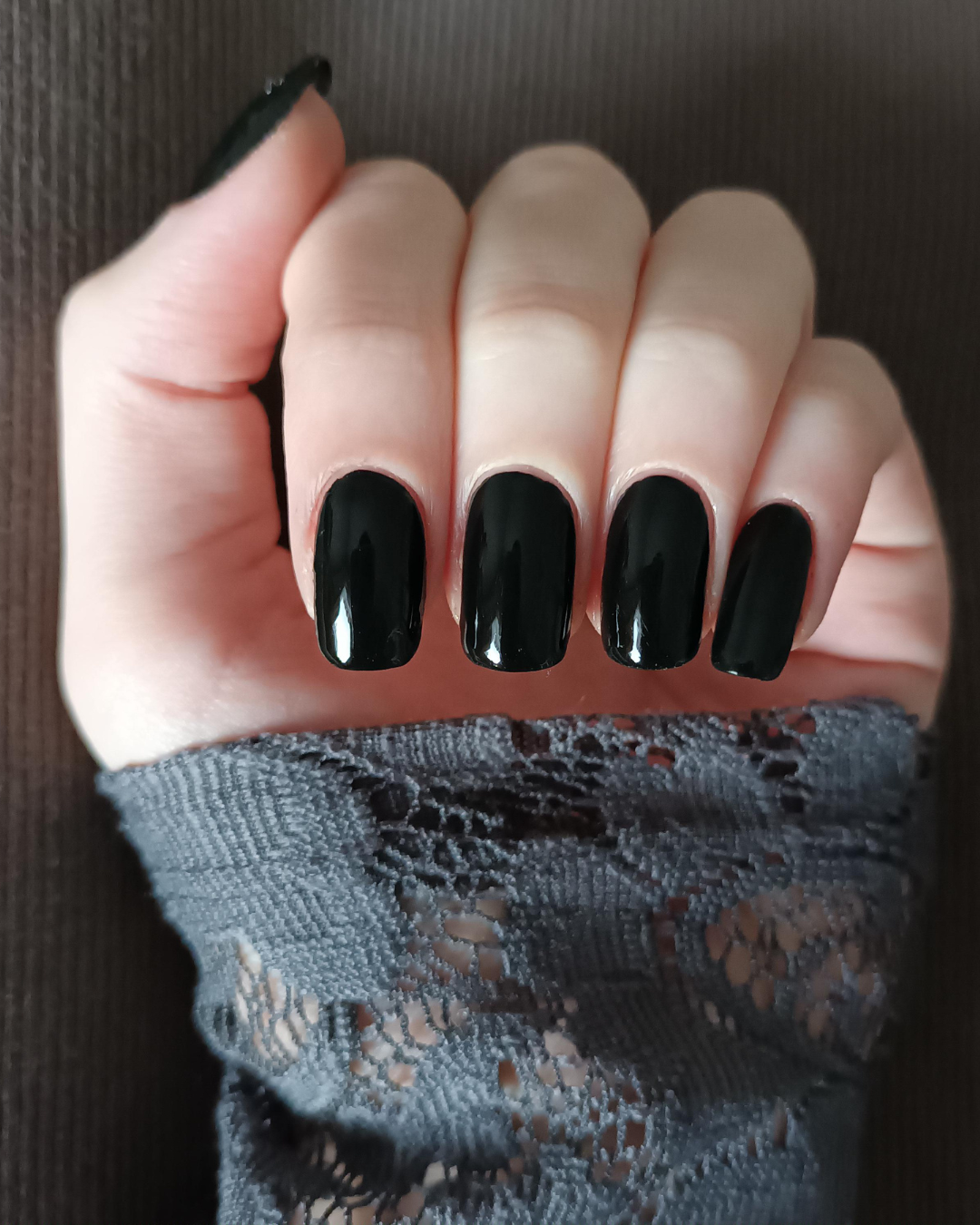 Hauntingly Beautiful Black Nail Ideas for the Perfect Halloween Manicure