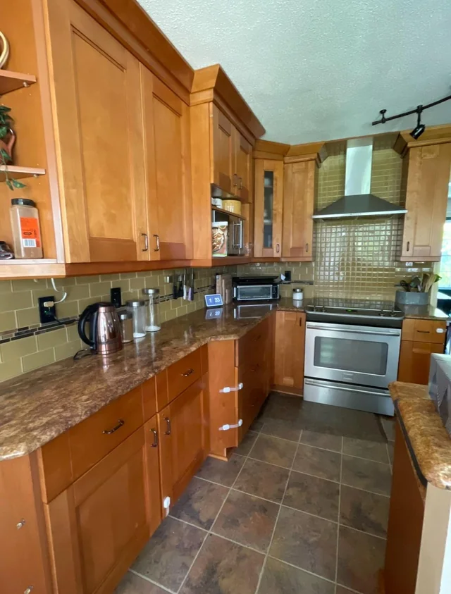 Warm and Inviting Wooden Kitchen Makeover