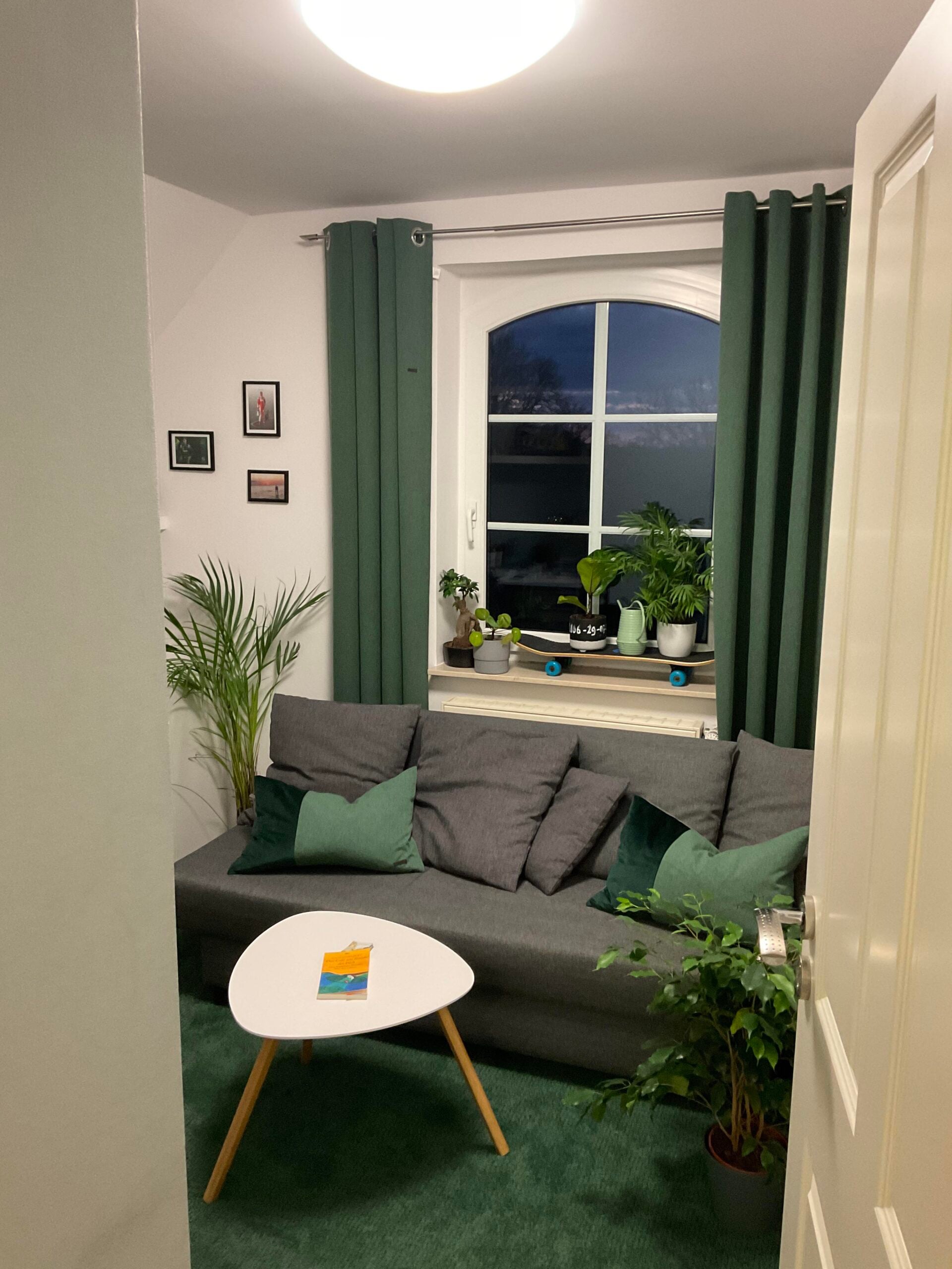 Cozy Green Corner Vibes