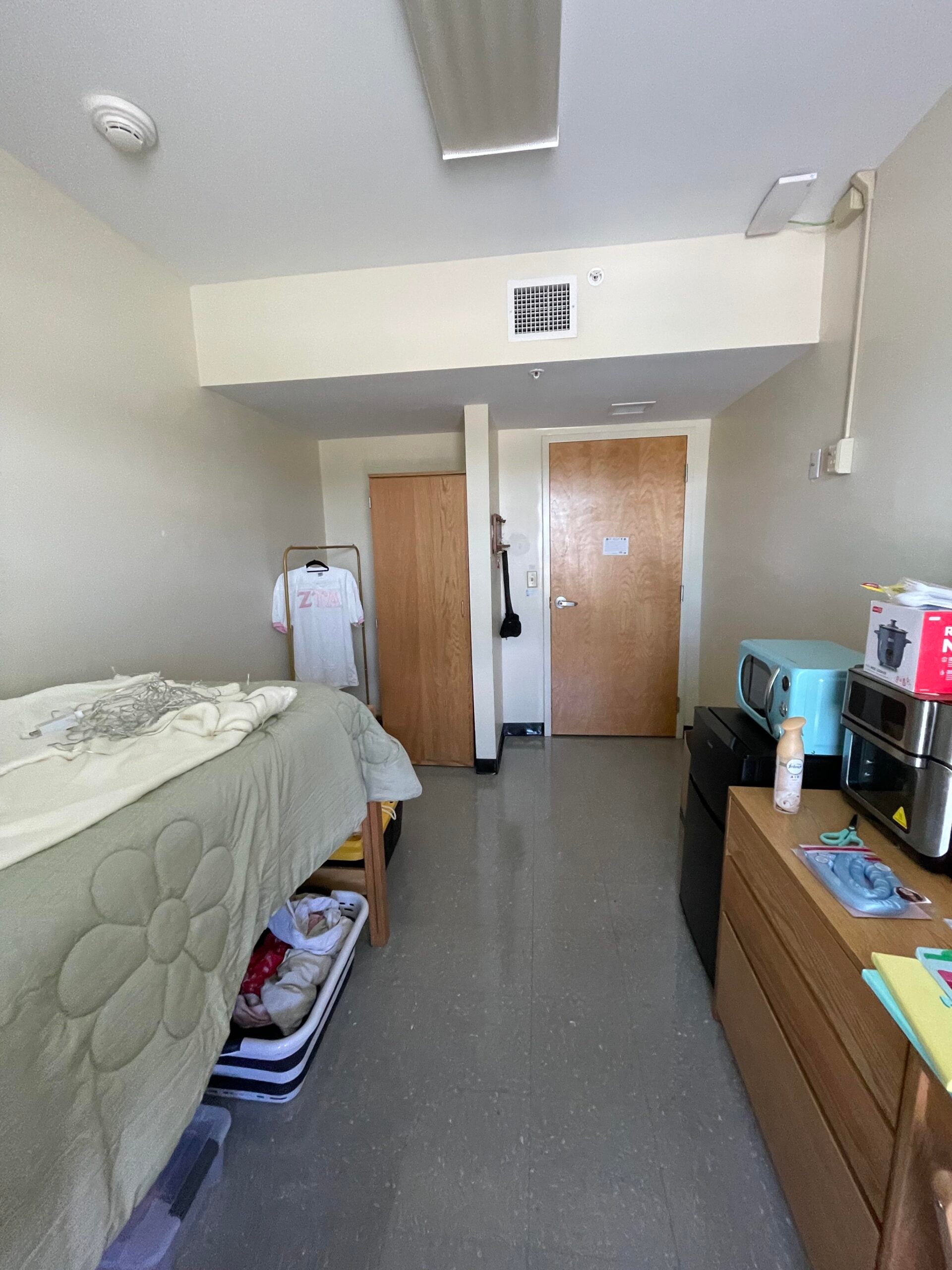 Cozy and Functional Dorm Life