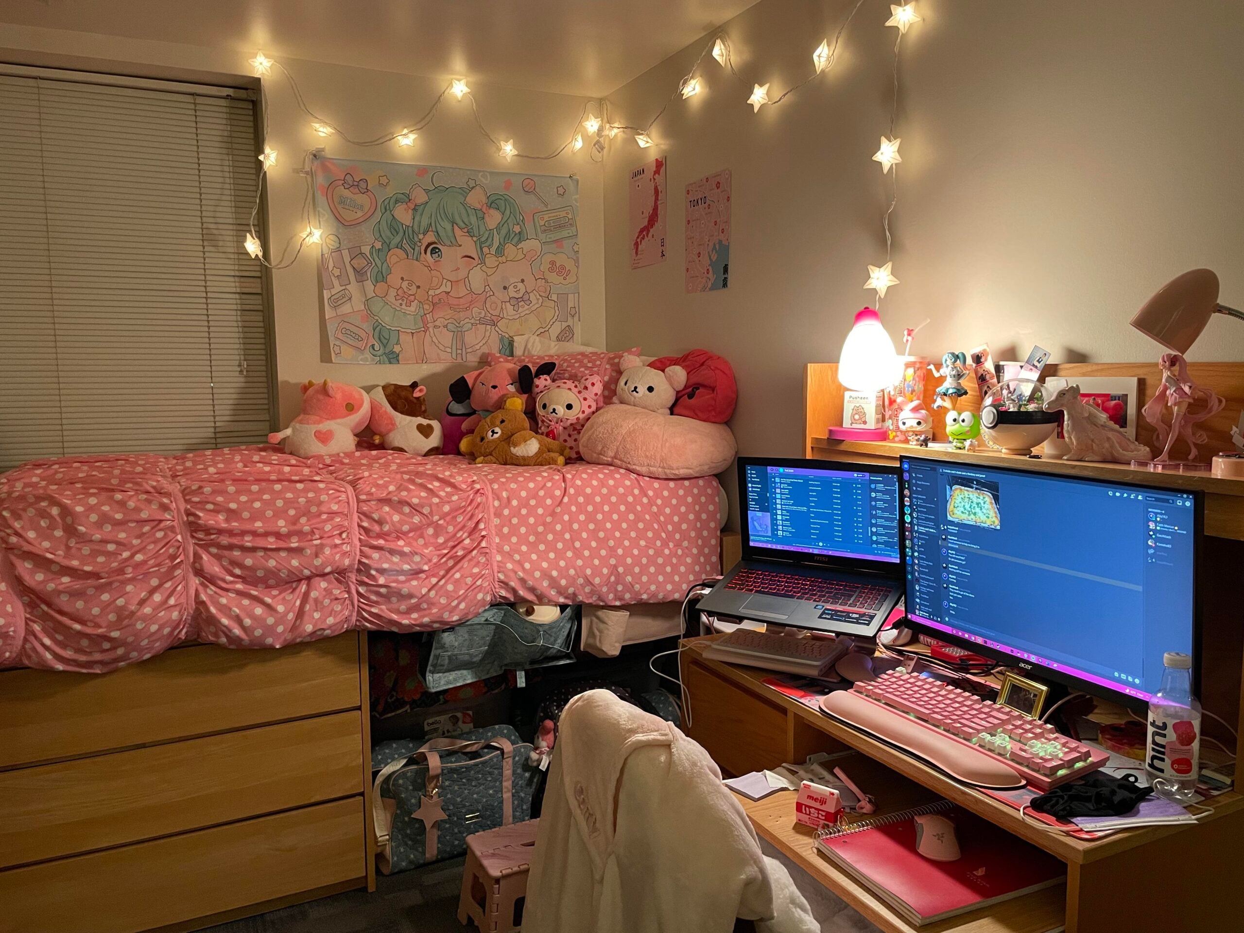 Kawaii & Cozy Dorm Night Setup